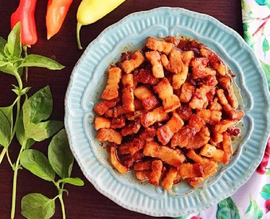 Luộc, kho mãi cũng nhàm, thịt ba chỉ nấu món gì ngon? Ba chỉ rim tương