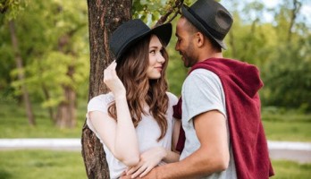 Làm thế nào để ai đó rơi vào tình yêu với bạn? Làm thế nào để ai đó rơi vào tình yêu với bạn?