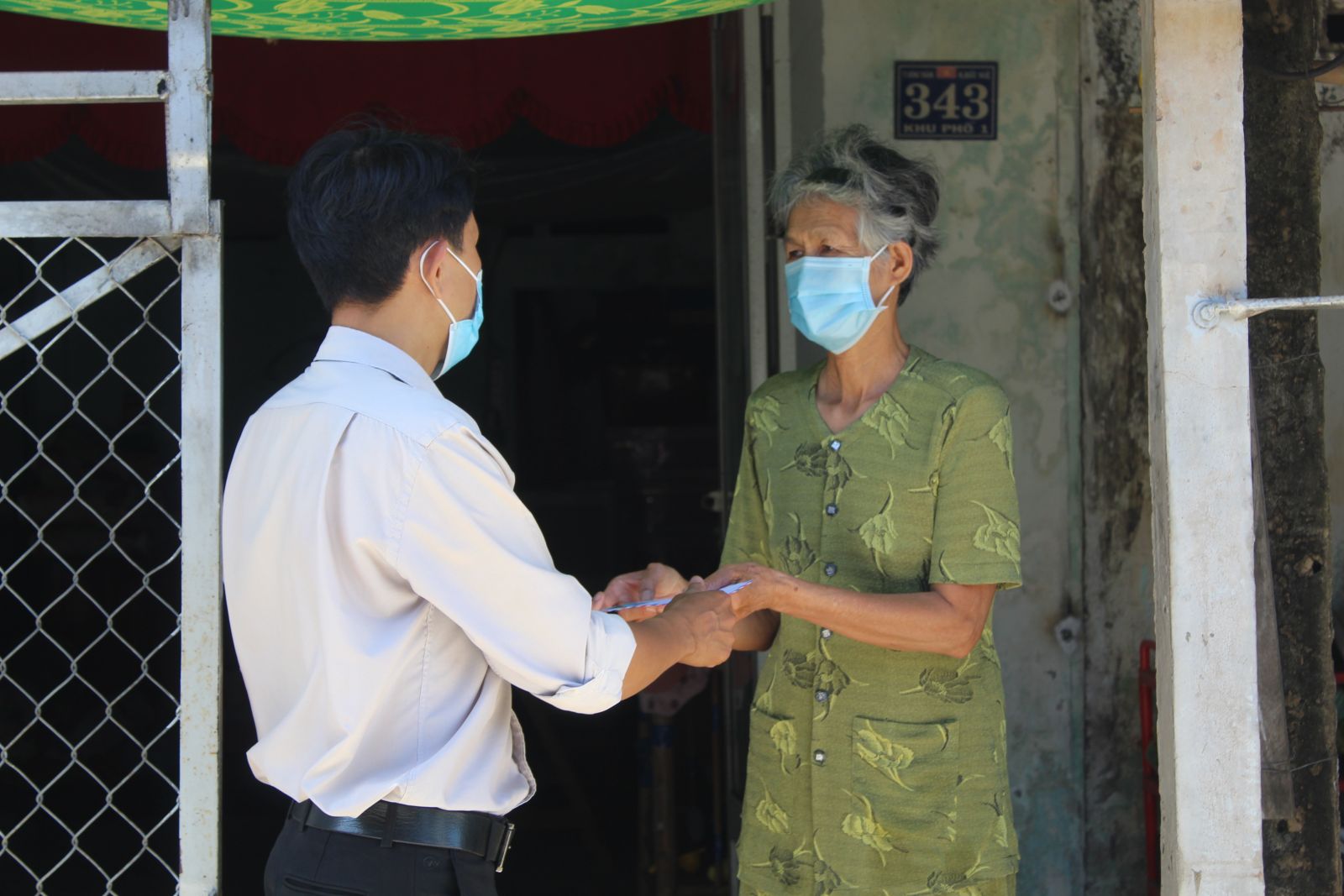 Supported people are freelancers and workers facing difficulties due to the impact of the Covid-19 epidemic (Illustrative photo: Le Duc)