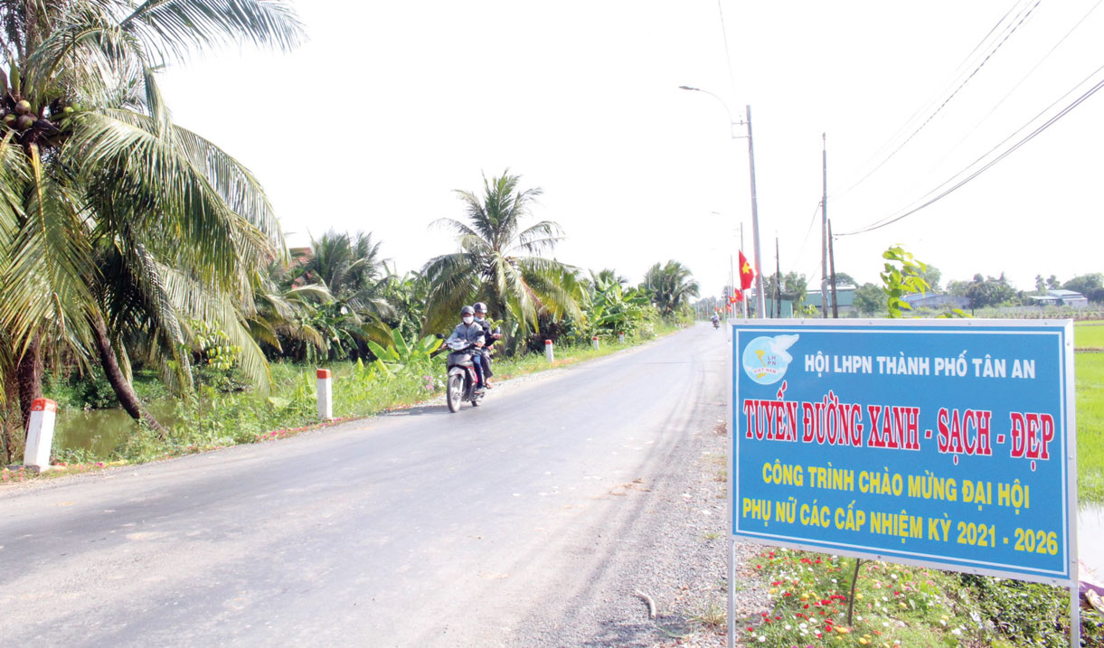 Các công trình mang tên “Tuyến đường xanh - sạch - đẹp” của  các cấp Hội Liên hiệp Phụ nữ góp phần xây dựng quê hương ngày càng giàu đẹp (Ảnh tư liệu)