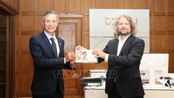 Berlin grants 30,000 COVID-19 quick test kits to Vietnam Berlin grants 30,000 COVID-19 quick test kits to Vietnam