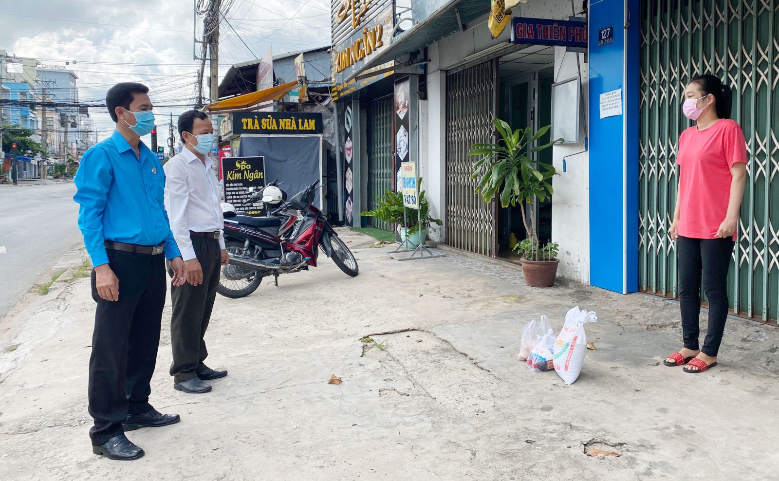 Tặng 12.100 phần quà cho công nhân, lao động Công ty TNHH Pouyuen Việt Nam gặp khó khăn trên địa bàn tỉnh Long An