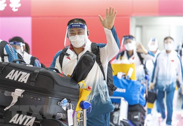 Đoàn thể thao Trung Quốc tới sân bay Narita, Nhật Bản để tham dự Paralympic Tokyo 2020, ngày 22/8/2021. (Ảnh: THX/TTXVN)