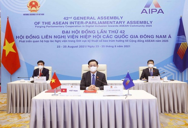Chủ tịch Quốc hội Vương Đình Huệ dự Lễ bế mạc Đại hội đồng AIPA-42 Chủ tịch Quốc hội Vương Đình Huệ dự Lễ bế mạc. (Ảnh: Doãn Tấn/TTXVN)