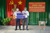 Cần Giuộc: Bộ Tư lệnh Quân khu 7 tặng 500 ‘Đơn hàng thiết yếu 0 đồng’ cho người dân khó khăn