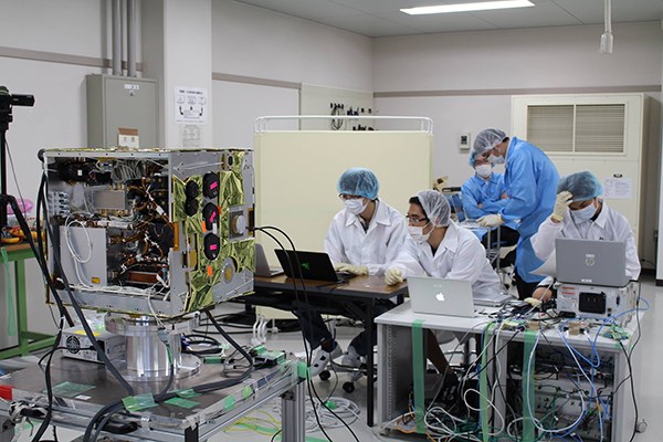 Vietnam to restructure national science and technology programmes towards 2030 Engineers of Vietnam Space Center (VNSC) designing MicroDragon satellite. (Photo: VNSC)