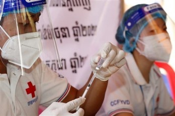 Cambodia receives 2.5 mln doses of vaccine from China Cambodia receives 2.5 mln doses of vaccine from China