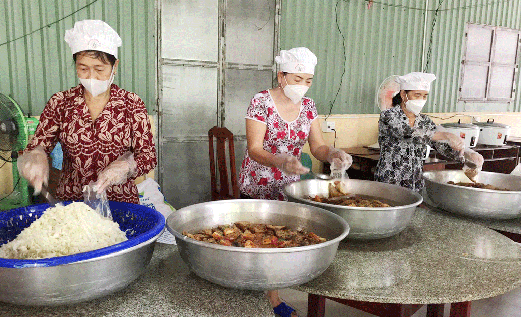 Cần giám sát chặt chẽ nguồn gốc các nguyên liệu thực phẩm sử dụng chế biến suất ăn tại khu cách ly, bệnh viện dã chiến nhằm bảo đảm sức khỏe cho bệnh nhân, công dân cách ly