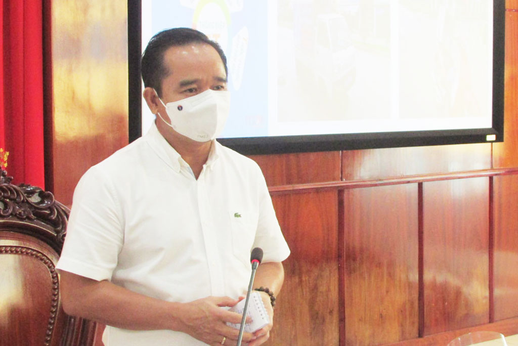 Secretary of the Provincial Party Committee works with Ben Luc district on epidemic prevention and control Secretary of the Provincial Party Committee - Nguyen Van Duoc asks Ben Luc district to be more drastic and faster in implementing anti-epidemic measures