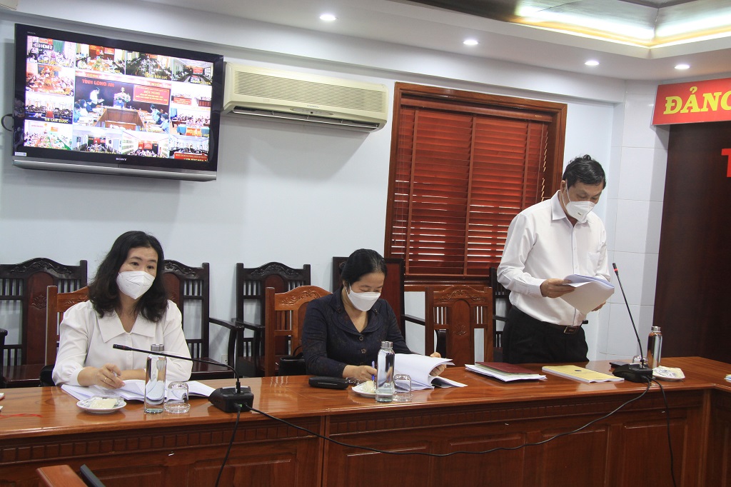 Nhanh chóng tiêm vắc-xin cho giáo viên