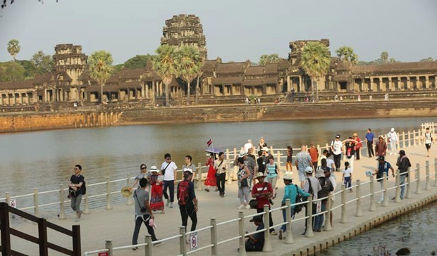 Tourists at Angkor Wat in Siem Reap, Cambodia (Photo: www.khmertimeskh.com)