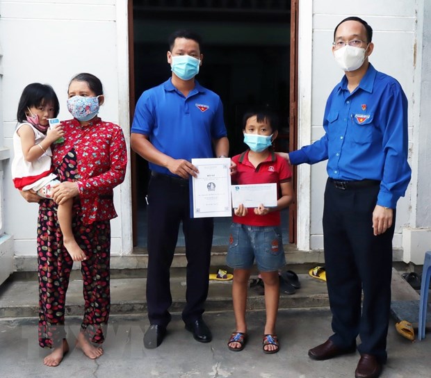 Trẻ mồ côi vì COVID-19: Cần sự chăm sóc thay thế nào cho các em?