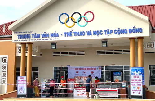 Promoting trade promotion, connecting supply - demand for goods Products, essential goods and foodstuffs are sold at stable prices by the Department of Industry and Trade, businesses and cooperatives in the context of the Covid-19 epidemic