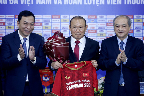 HLV Park Hang Seo có thể tiếp tục gắn bó với đội tuyển Việt Nam ít nhất đến ngày 31/1/2023 - Ảnh: TTO