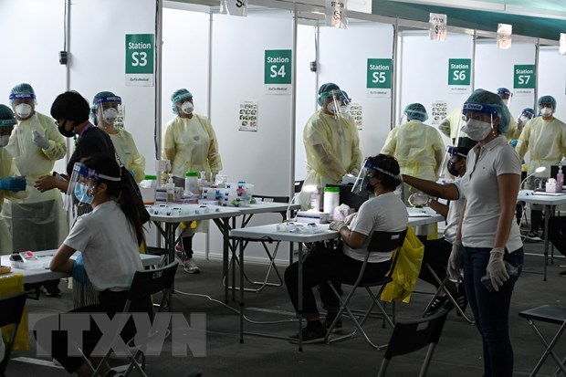 COVID-19 still sees complicated developments in Laos, Singapore A COVID-19 testing site in Singapore. (Photo: AFP/VNA)