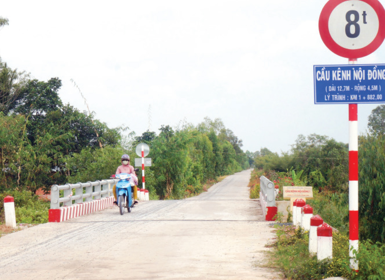 New-style rural, new people Many rural roads have been invested and expanded from the support and donation of people's land