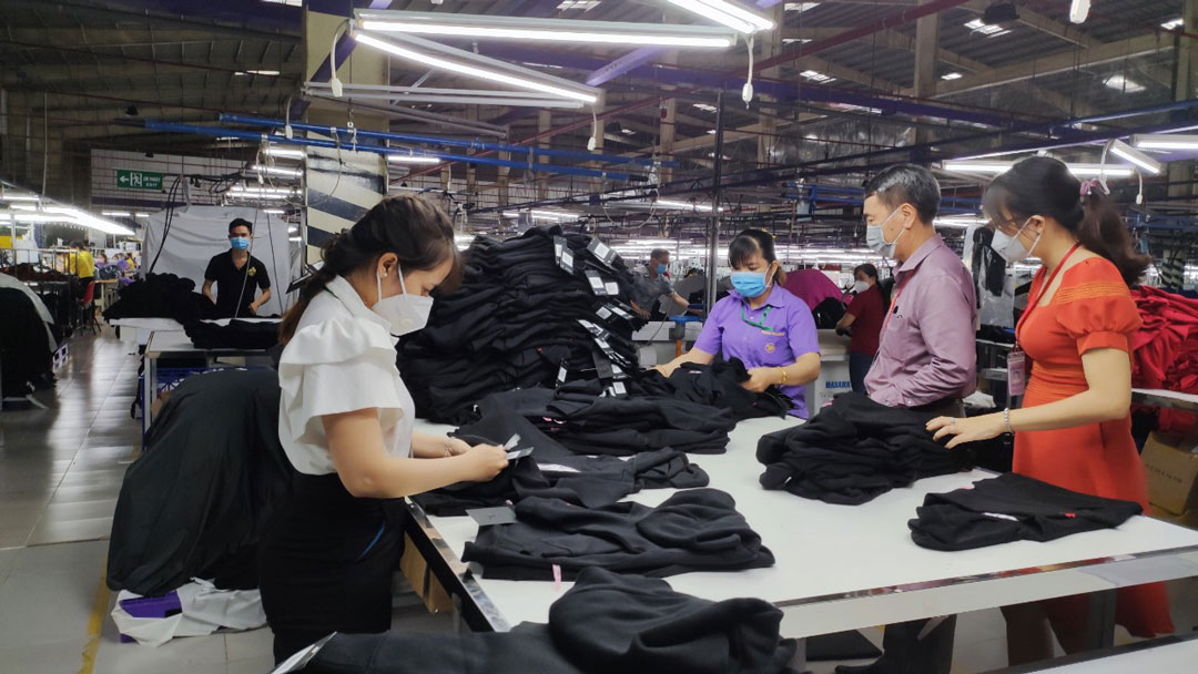 The province creates all conditions so that all enterprises in the area can produce normally and resume production
