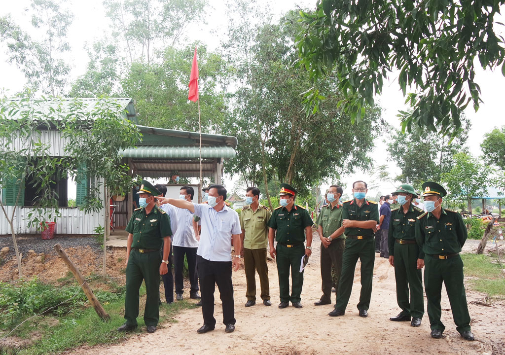 Chairman of the Provincial People's Committee - Nguyen Van Ut directly inspects the epidemic prevention and control in the border area