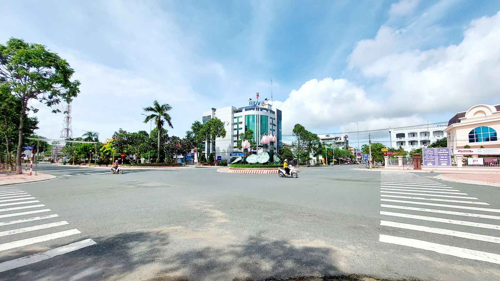 The districts of Duc Hoa, Ben Luc, Can Duoc, Can Giuoc and Tan An city apply measures to prevent and control the Covid-19 epidemic according to Directive 15/CT-TTg
