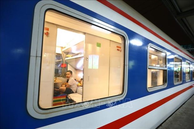 Transport Ministry proposes easing conditions for air, railway passengers Illustrative image (Photo: VNA)