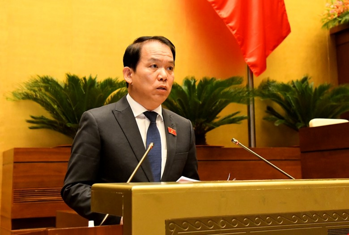 Chủ nhiệm Ủy ban Pháp luật Hoàng Thanh Tùng trình bày báo cáo thẩm tra Dự án Luật sửa đổi, bổ sung một số điều của Luật Sở hữu trí tuệ