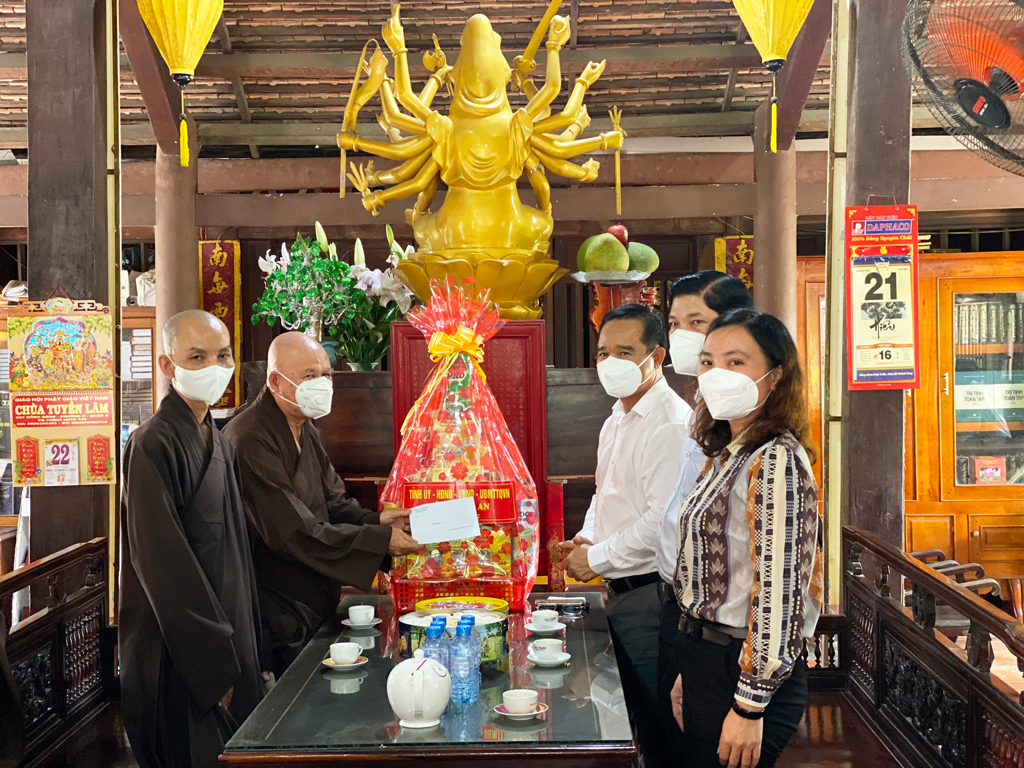 Bí thư Tỉnh ủy, Chủ tịch HĐND tỉnh Long An – Nguyễn Văn Được thăm các cơ sở tôn giáo