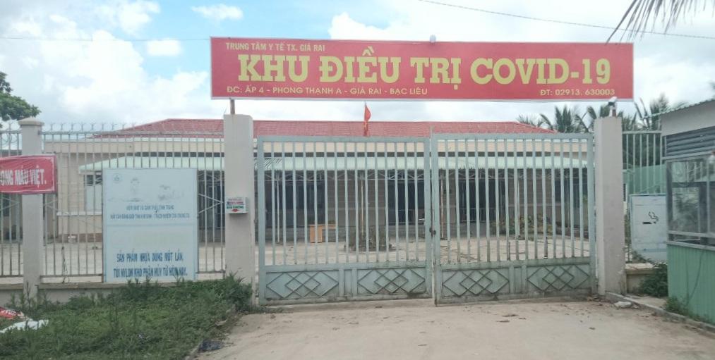 Covid-19 miền Tây: Số ca mắc trong cộng đồng gia tăng, lập nhiều bệnh viện dã chiến Khu thu dung, điều trị bệnh nhân Covid-19 ở TX.Giá Rai, Bạc Liêu. Ảnh TRẦN THANH PHONG