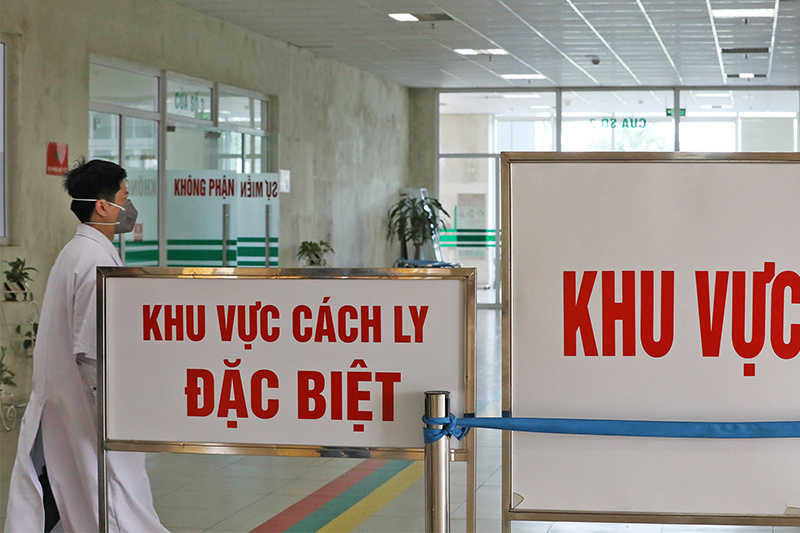 Sáng 27/10: Chỉ còn 436 ca COVID-19 thở máy, ECMO; thêm hơn 2,1 triệu liều vaccine AstraZeneca về Việt Nam