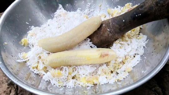 Về quê ăn chuối quết dừa Chuối quết dừa
