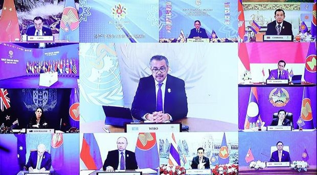 PM attends 16th East Asia Summit Leaders of the EAS and international organisations attend the summit on October 27 (Photo: VNA)
