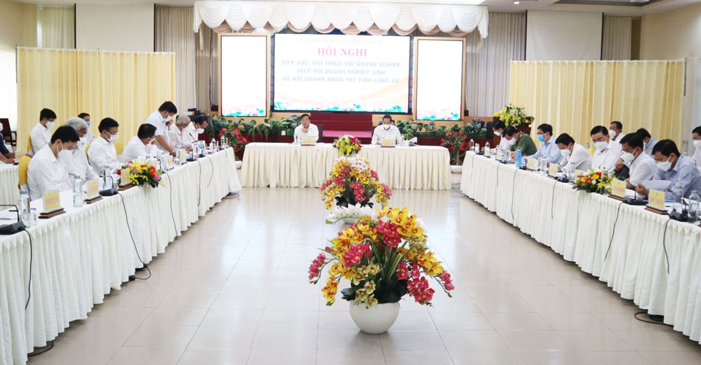 The Long An People's Committee meets and dialogues to solve difficulties and obstacles of enterprises