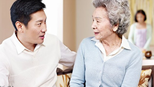 Chồng thờ ơ vô cảm với nhà ngoại Câu chuyện chị vô tình nghe được giữa chồng và mẹ khiến tim chị như thắt lại (Ảnh minh họa)