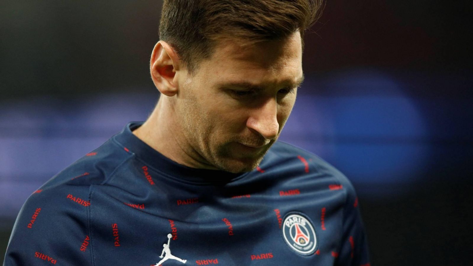 Messi chưa rõ ngày trở lại sau khi bị thay ra sau hiệp 1 trận gặp Lille cuối tuần trước. Ảnh AFP