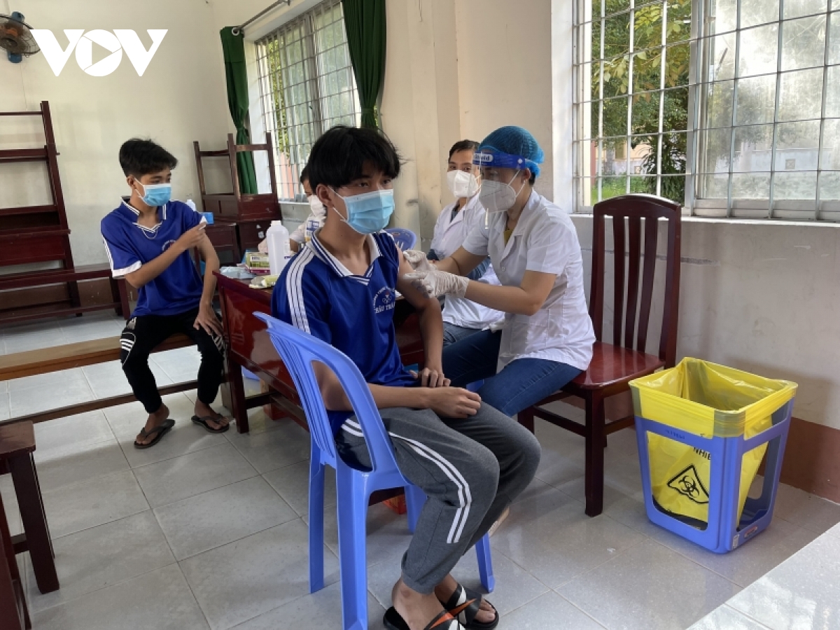 Kiên Giang đã tiêm vaccine phòng covid 19 cho hơn 130 ngàn học sinh lớp 12 trên toàn tỉnh.