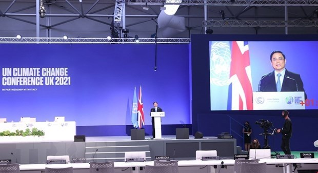 Vietnam’s commitments at COP26 well received Prime Minister Pham Minh Chinh delivers his speech at COP26. (Photo: VNA)