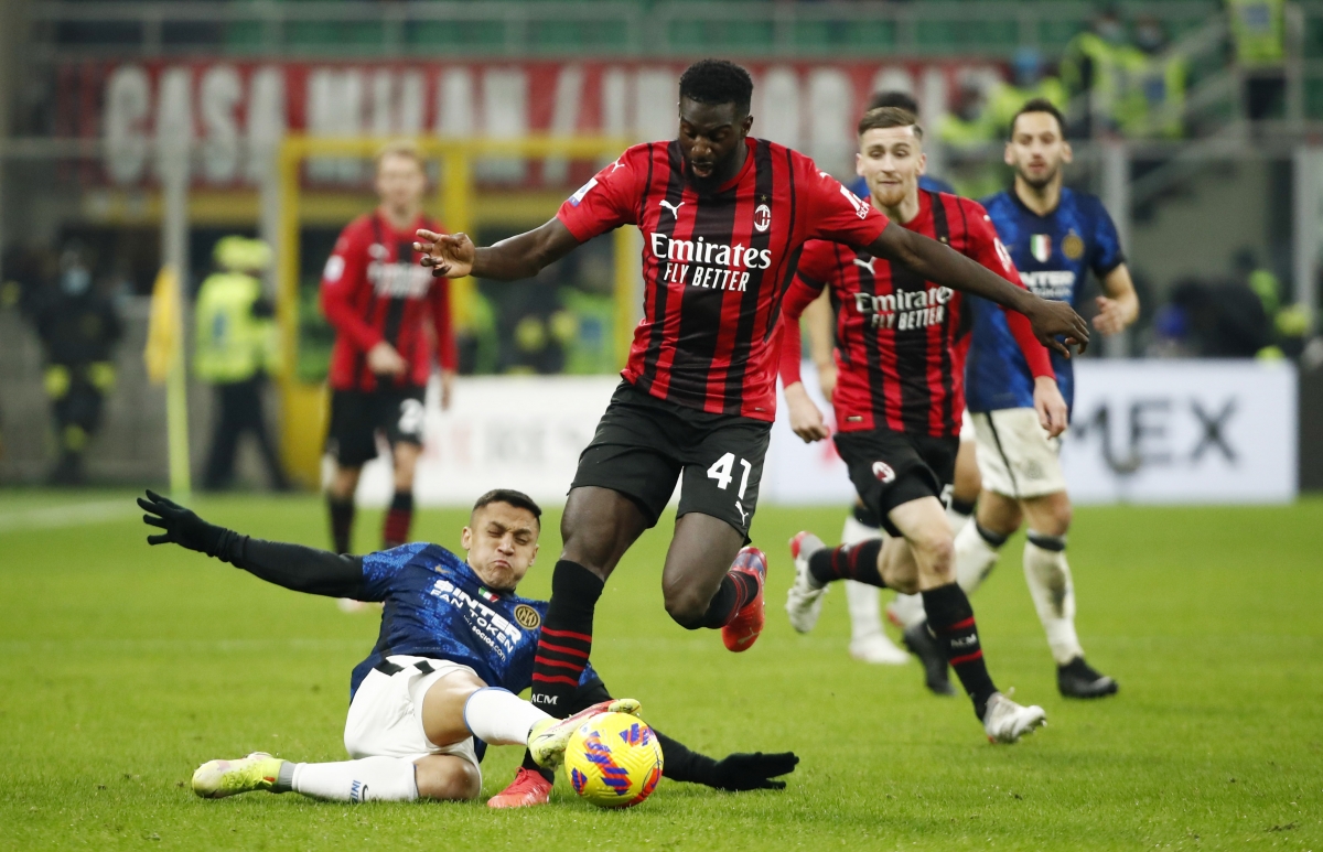 AC Milan hòa Inter Milan, cuộc đua vô địch Serie A tiếp tục hấp dẫn