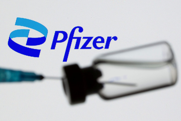 Logo của Công ty dược phẩm Pfizer - Ảnh: REUTERS