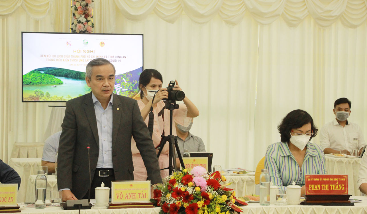 The tourism association conference between Ho Chi Minh City and Long An was held right after the two localities entered the phase of safe adaptation and flexibility to the Covid-19 epidemic. At the conference, provincial leaders listened to the opinions of businesses, travel companies and travel agencies about the strengths and limitations of Long An tourism