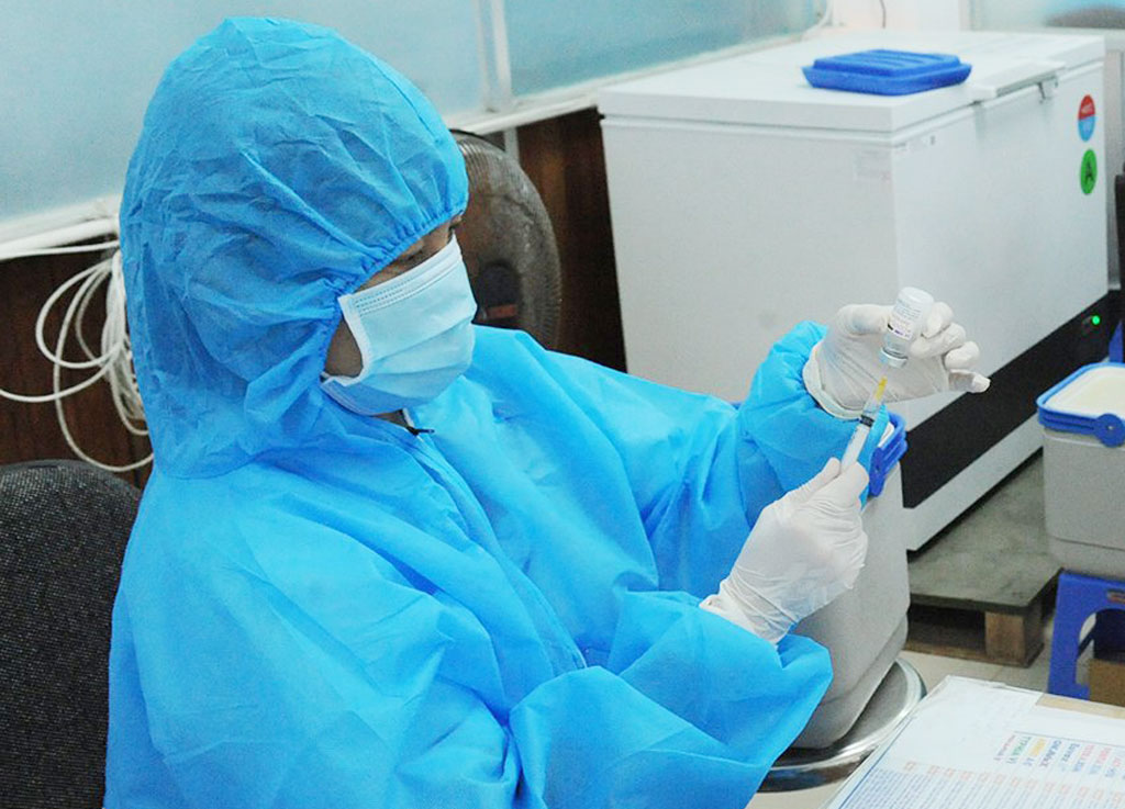 Long An: Người từ 12 - 17 tuổi được tiêm phòng Covid-19 từ nay đến cuối 2021 và đầu quý I/2022