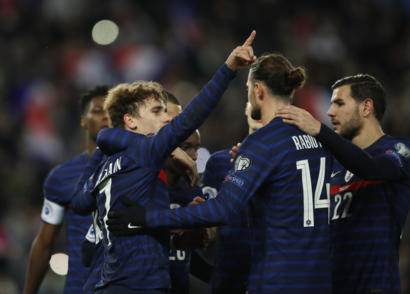 Pháp và Bỉ giành vé dự World Cup 2022