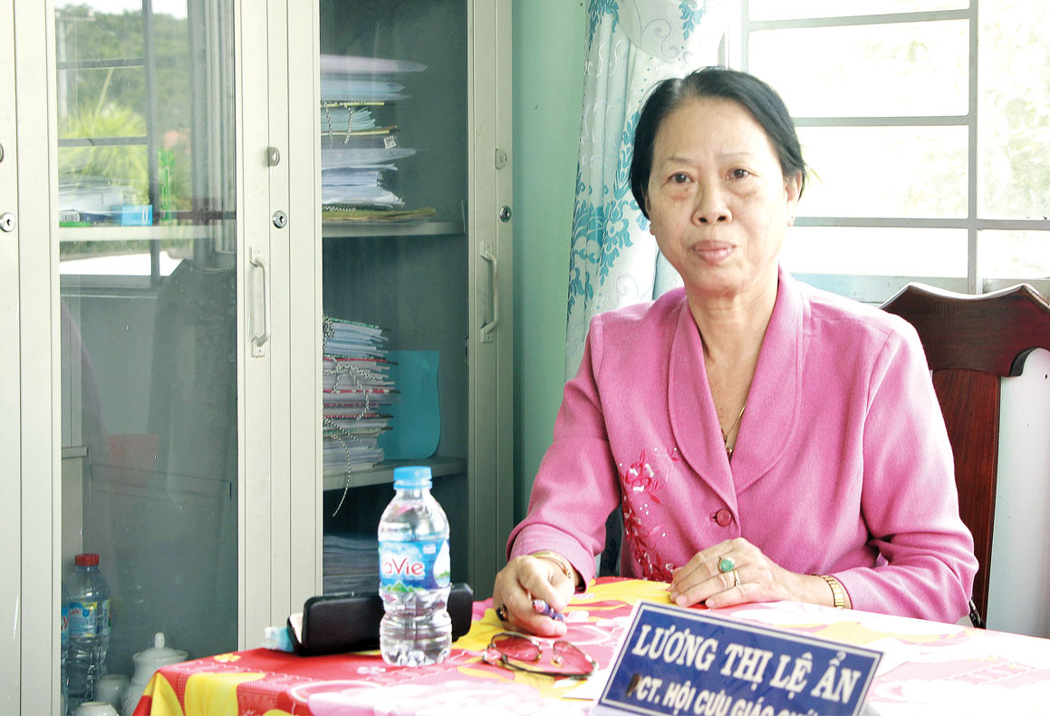 Nghỉ hưu vẫn không thôi cống hiến Cô Lương Thị Lệ Ẩn về hưu từ 10 năm trước, nhưng tấm lòng yêu trẻ của cô thì vẫn vẹn nguyên
