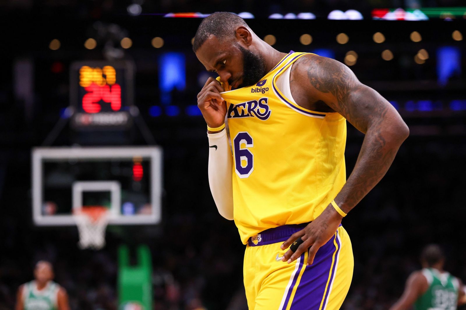 LeBron James đã trở lại sau chấn thương. Ảnh REUTERS