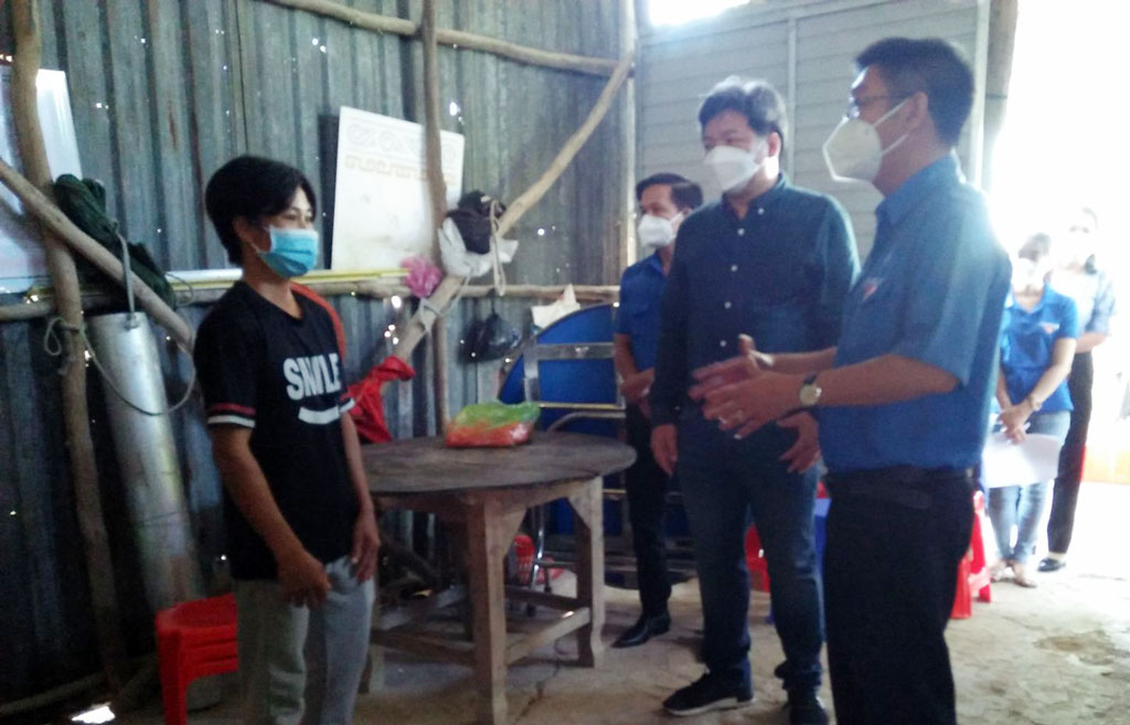 Khởi công xây dựng công trình Nhà Đội viên