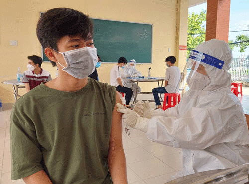 Tiêm vắc-xin cho trẻ - Bảo vệ sức khỏe các em trước dịch bệnh Covid-19