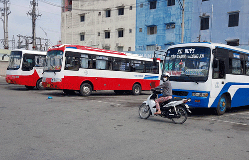 Vận tải hành khách 'lao đao' vì dịch