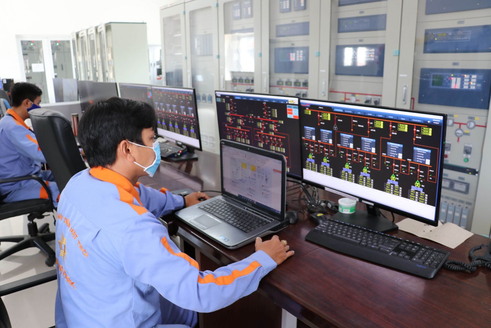 Các chính sách hỗ trợ người lao động, người sử dụng lao động được triển khai nhanh chóng (Ảnh: Công nhân trên địa bàn tỉnh làm việc)