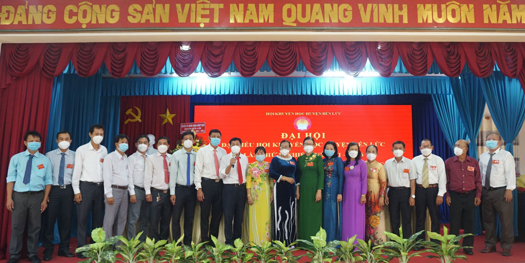 Phó Chủ tịch UBND huyện Bến Lức - Nguyễn Thành Nhân tiếp tục được tín nhiệm bầu giữ chức Chủ tịch Hội Khuyến học