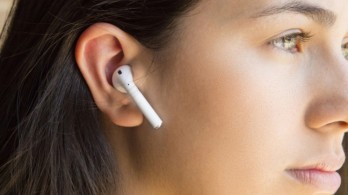 Sử dụng tai nghe thế nào để tránh bị... điếc?