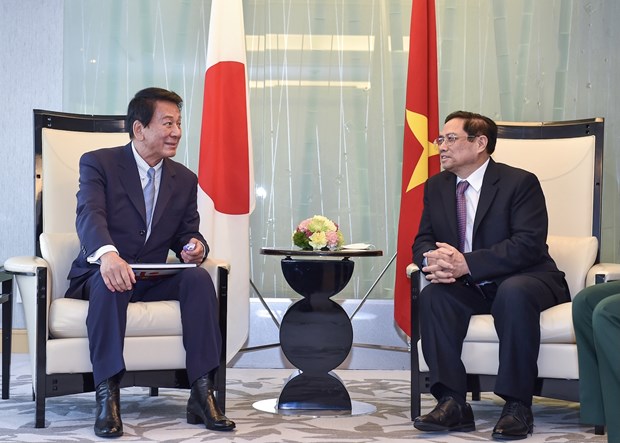Vietnamese PM receives former PM of Japan Prime Minister Pham Minh Chinh hosts a reception for former Vietnam-Japan Special Ambassador Sugi Ryotaro. (Photo: VNA)
