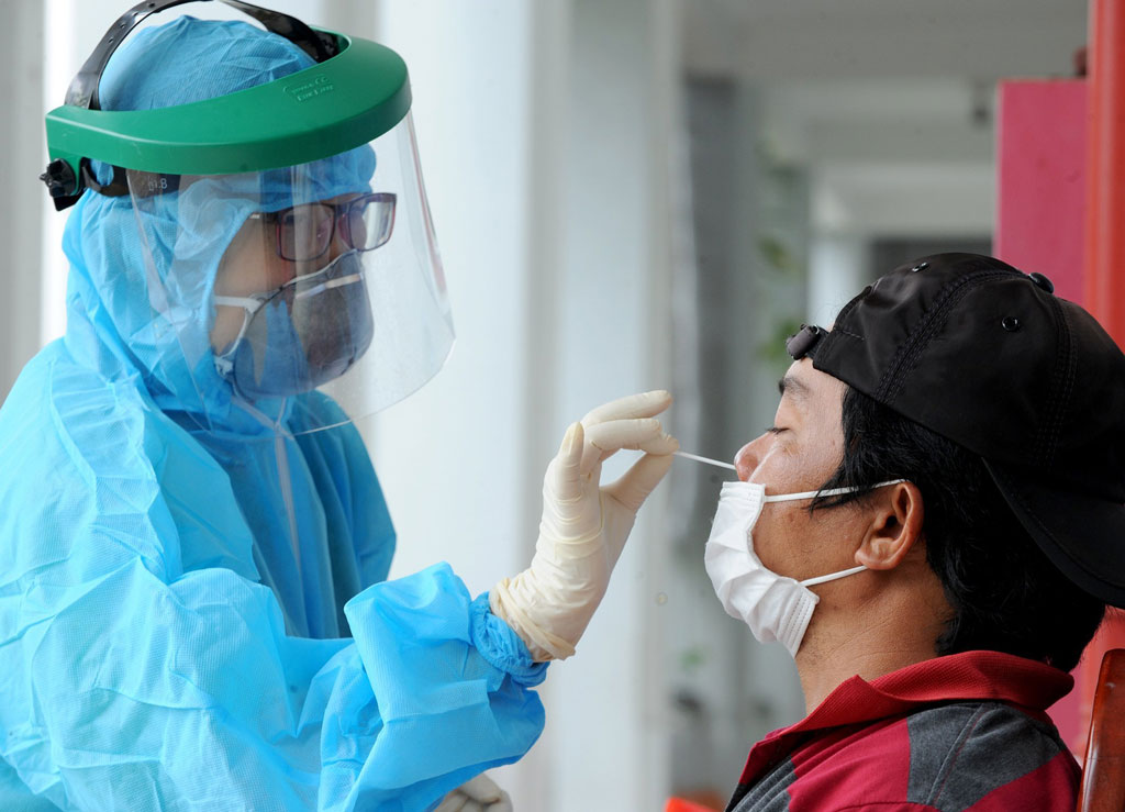 Cho phép điều trị tại nhà qua kết quả test nhanh dương tính với SARS-CoV-2